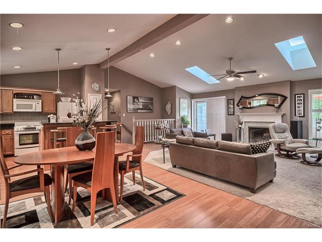 2406 Forest Leaf Pkwy, Ballwin, MO 63011 photo 14