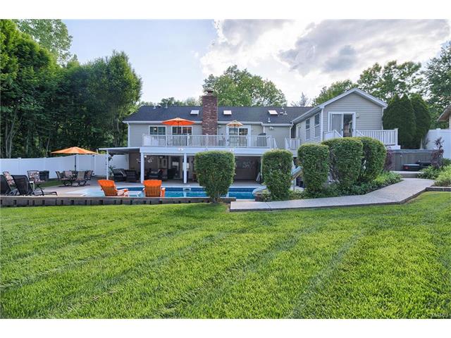 2406 Forest Leaf Pkwy, Ballwin, MO 63011 photo 4