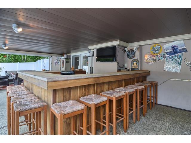 2406 Forest Leaf Pkwy, Ballwin, MO 63011 photo 9