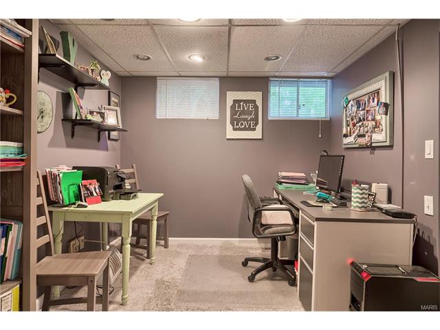 2406 Forest Leaf Pkwy, Ballwin, MO 63011 photo 37