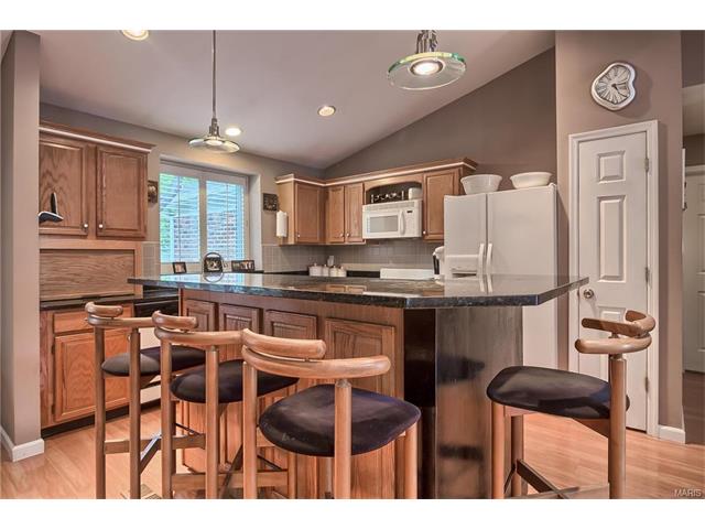 2406 Forest Leaf Pkwy, Ballwin, MO 63011 photo 15