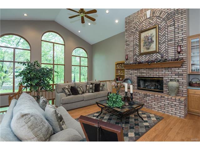 1143 Whitmoor Dr, Weldon Spring, MO 63304 photo 9