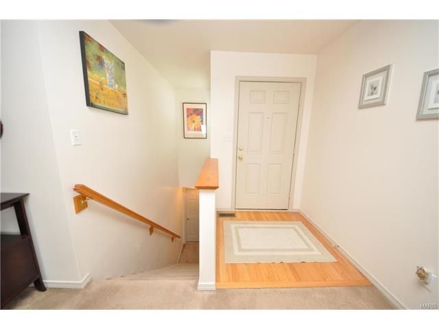 222 Tyndale Dr, O'fallon, MO 63366 photo 3