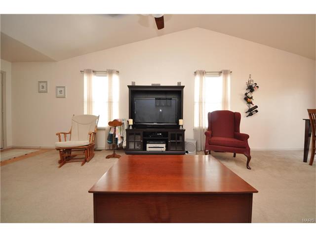 222 Tyndale Dr, O'fallon, MO 63366 photo 6