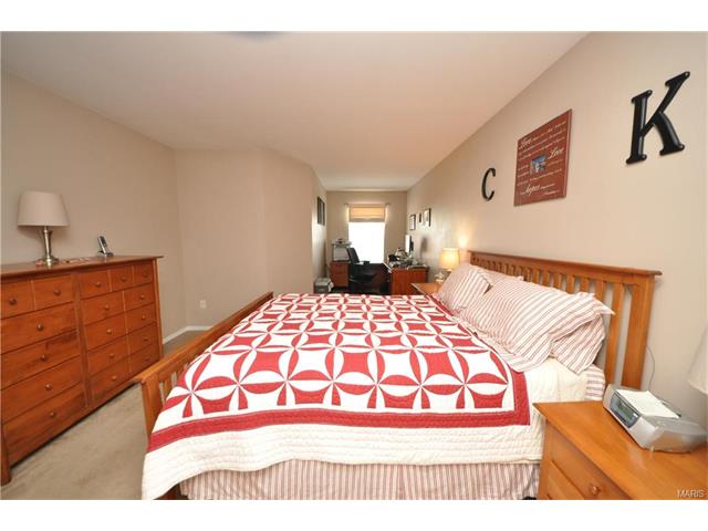 222 Tyndale Dr, O'fallon, MO 63366 photo 15