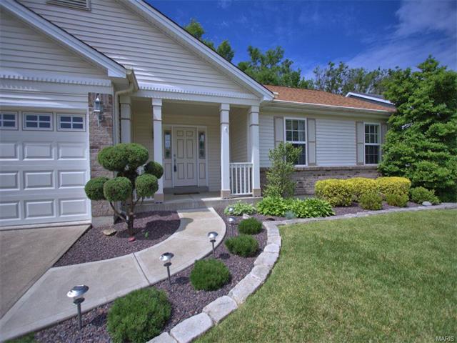 1745 Forest Trace Dr, O'fallon, MO 63368 photo 3