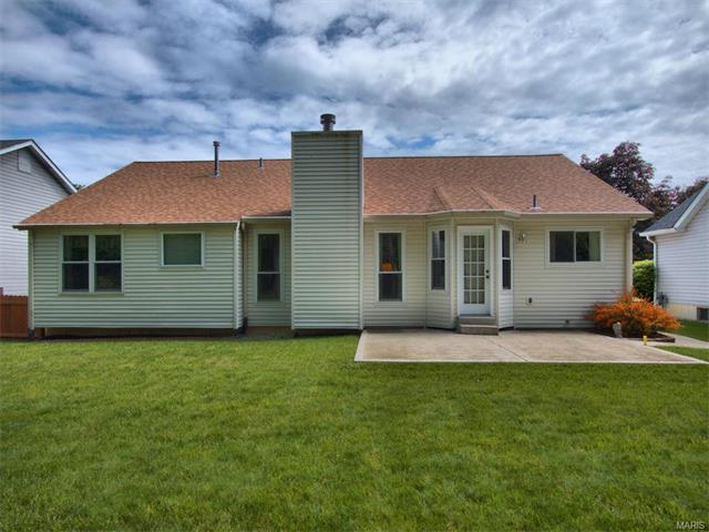 1745 Forest Trace Dr, O'fallon, MO 63368 photo 4