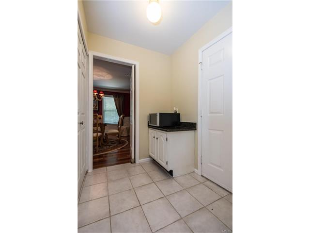 926 Hannafield Ct, Ballwin, MO 63021 photo 22