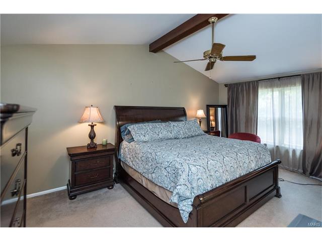 926 Hannafield Ct, Ballwin, MO 63021 photo 23