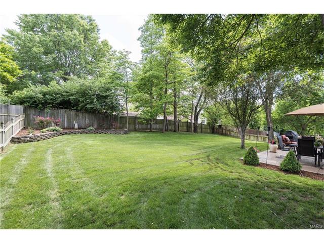 926 Hannafield Ct, Ballwin, MO 63021 photo 3