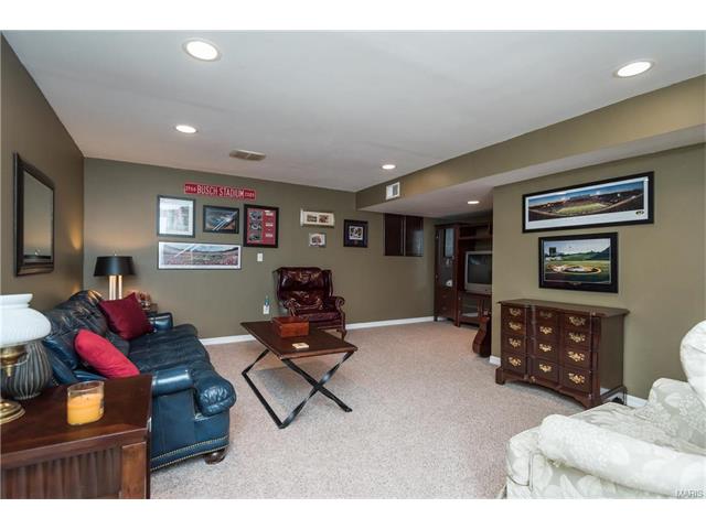 926 Hannafield Ct, Ballwin, MO 63021 photo 29