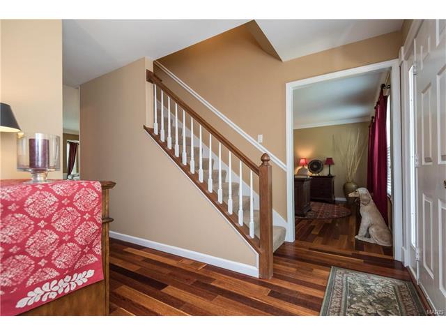 926 Hannafield Ct, Ballwin, MO 63021 photo 5