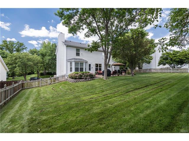 926 Hannafield Ct, Ballwin, MO 63021 photo 2