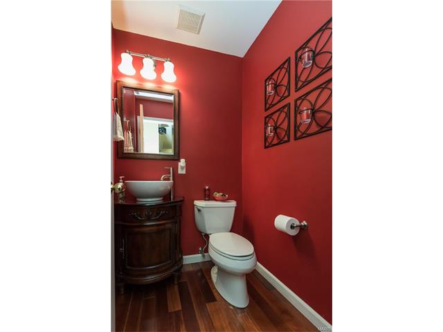 926 Hannafield Ct, Ballwin, MO 63021 photo 17