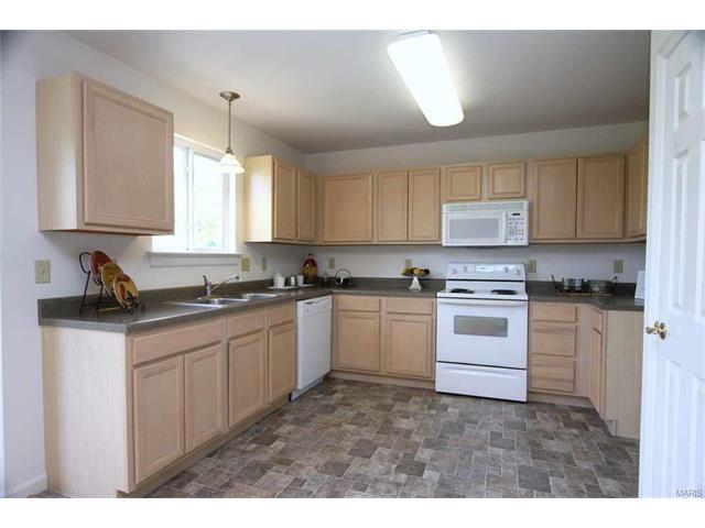 623 Hawk Run Dr, O'fallon, MO 63368 photo 9