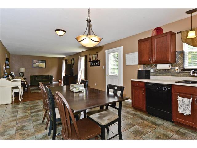 420 Red Coat, O'fallon, MO 63366 photo 3