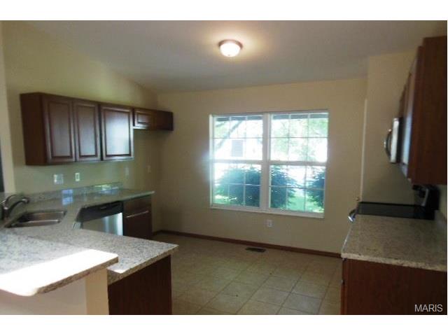 6317 Long Timber Dr, O'fallon, MO 63368 photo 9