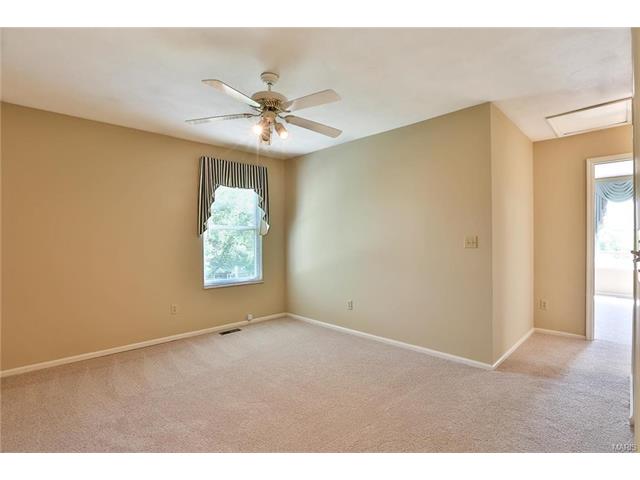 160 Kehrs Mill Bend Dr, Ballwin, MO 63011 photo 12