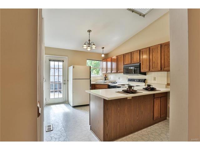 160 Kehrs Mill Bend Dr, Ballwin, MO 63011 photo 6