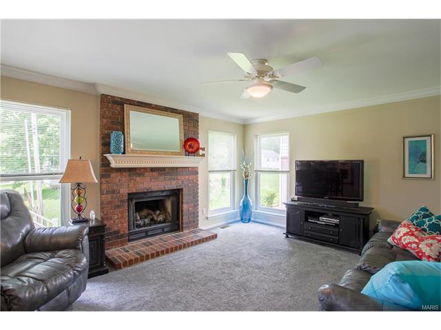 427 Clayheath Ct, Ballwin, MO 63011 photo 2