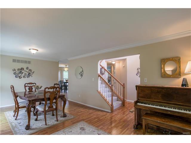 427 Clayheath Ct, Ballwin, MO 63011 photo 8