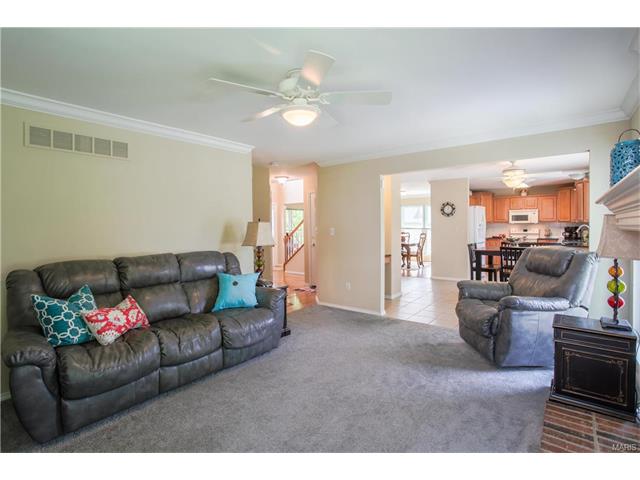 427 Clayheath Ct, Ballwin, MO 63011 photo 3