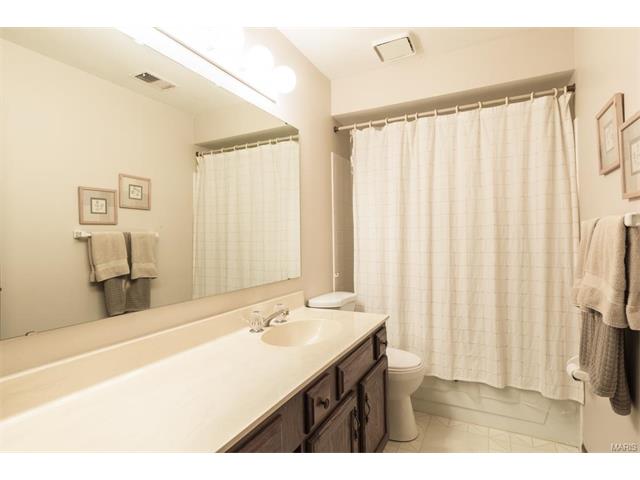 1201 Lofty Pt #D, Ballwin, MO 63021 photo 9
