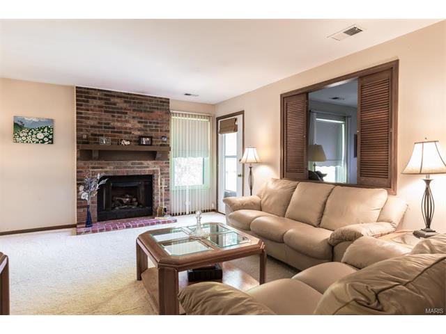 1201 Lofty Pt #D, Ballwin, MO 63021 photo 2