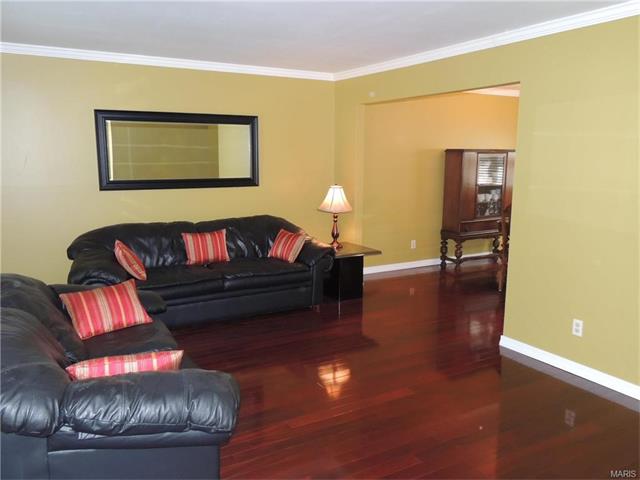 1284 Cottagemill Dr, Ballwin, MO 63021 photo 8