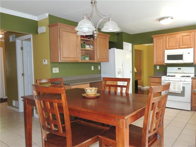 1284 Cottagemill Dr, Ballwin, MO 63021 photo 4