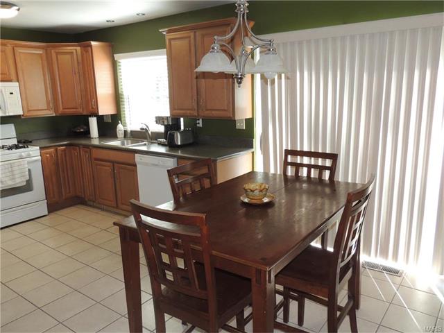 1284 Cottagemill Dr, Ballwin, MO 63021 photo 5