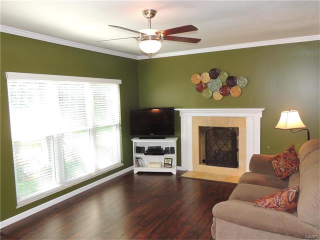 1284 Cottagemill Dr, Ballwin, MO 63021 photo 2