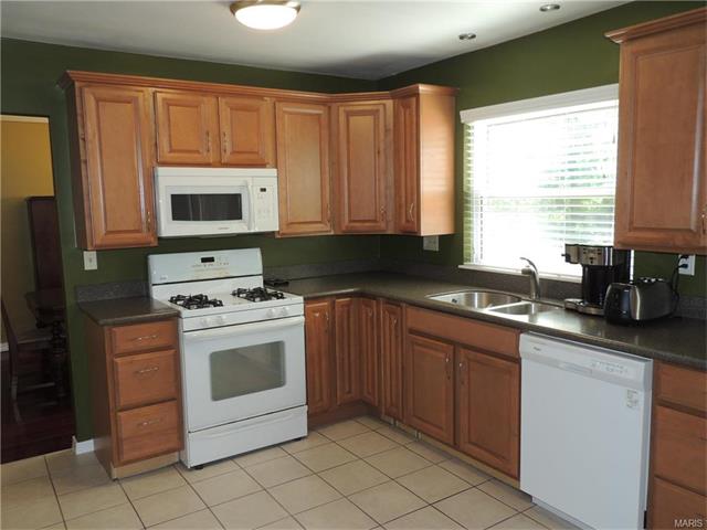 1284 Cottagemill Dr, Ballwin, MO 63021 photo 6