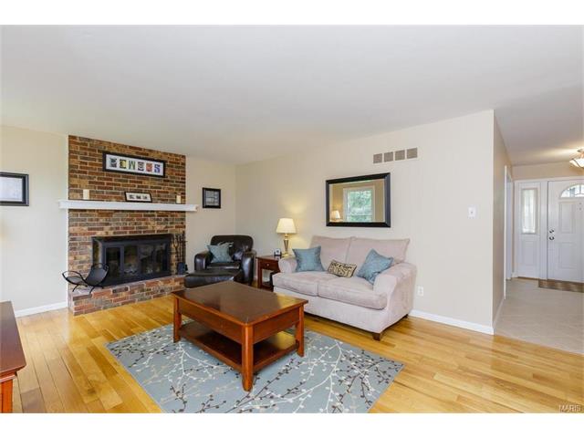902 Pontoison, Ballwin, MO 63021 photo 12