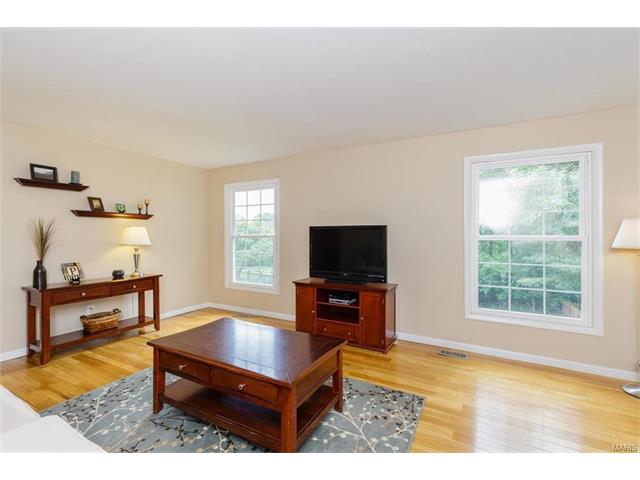 902 Pontoison, Ballwin, MO 63021 photo 14