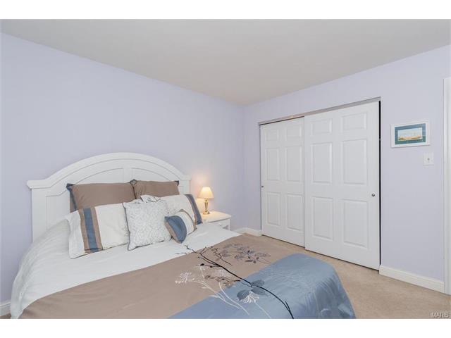902 Pontoison, Ballwin, MO 63021 photo 35