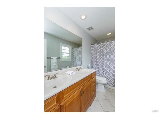 902 Pontoison, Ballwin, MO 63021 photo 28