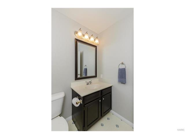 902 Pontoison, Ballwin, MO 63021 photo 33