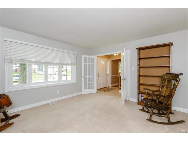 902 Pontoison, Ballwin, MO 63021 photo 5