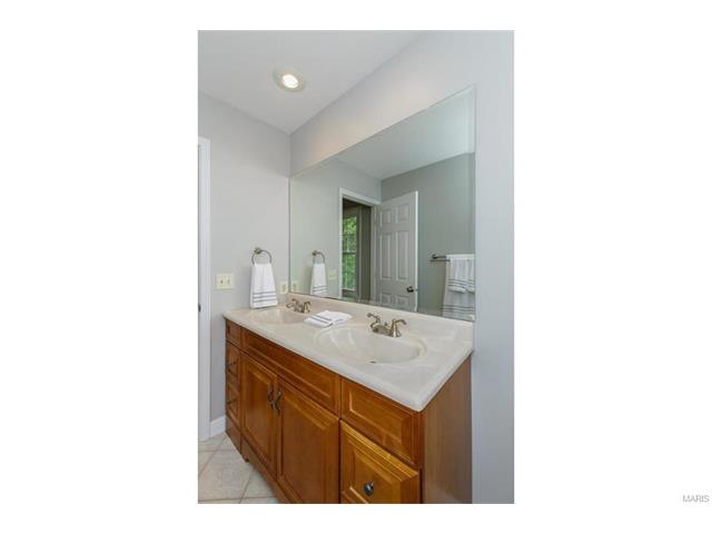 902 Pontoison, Ballwin, MO 63021 photo 29