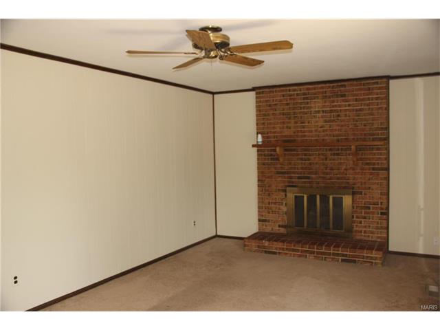 300 Croydon Ln, Ballwin, MO 63021 photo 6
