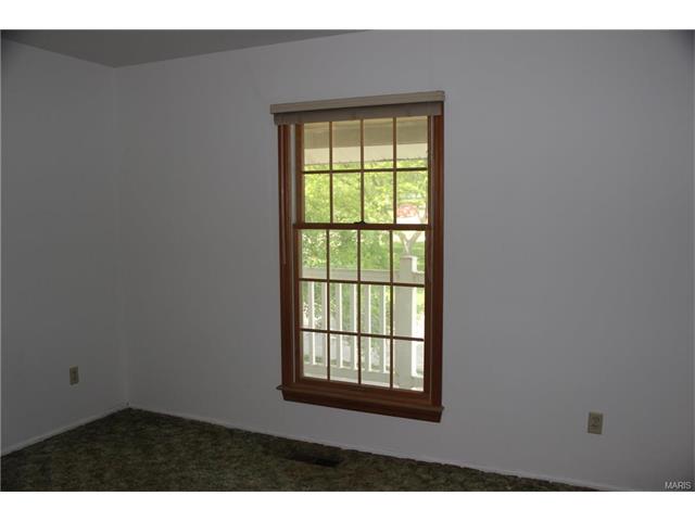 300 Croydon Ln, Ballwin, MO 63021 photo 12