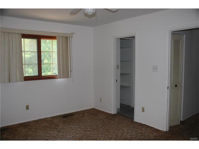 300 Croydon Ln, Ballwin, MO 63021 photo 16