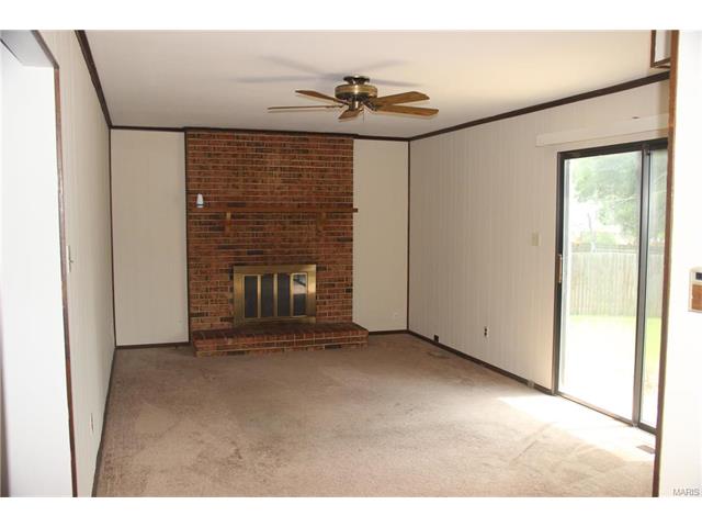 300 Croydon Ln, Ballwin, MO 63021 photo 7