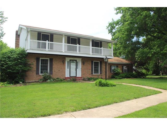 300 Croydon Ln, Ballwin, MO 63021 photo 2