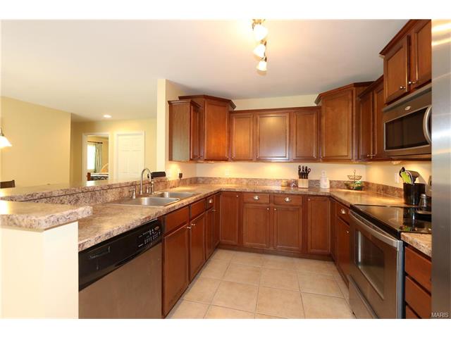 402 Coventry Ln, Ballwin, MO 63021 photo 7