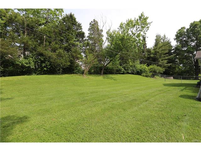 402 Coventry Ln, Ballwin, MO 63021 photo 23