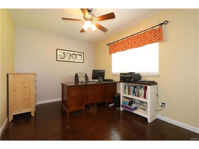 402 Coventry Ln, Ballwin, MO 63021 photo 14