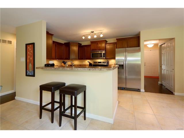 402 Coventry Ln, Ballwin, MO 63021 photo 6