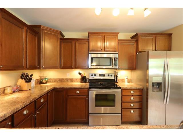 402 Coventry Ln, Ballwin, MO 63021 photo 10
